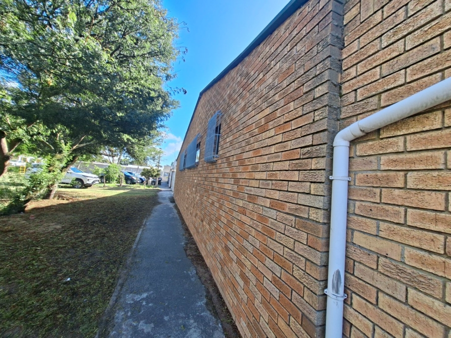 2 Bedroom Property for Sale in Groenvallei Western Cape